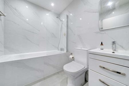 Commercial Road, Whitechapel, London, E1 - Photo 2