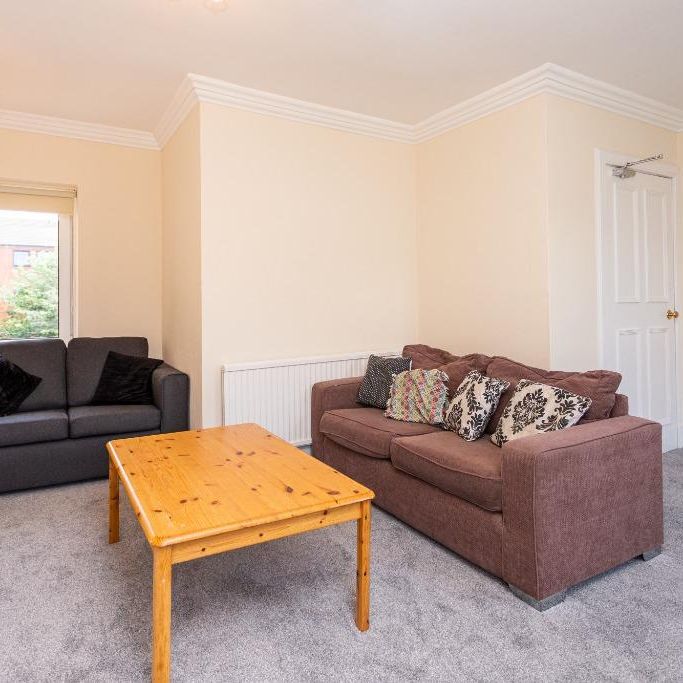 3 bedroom flat to rent - Photo 1