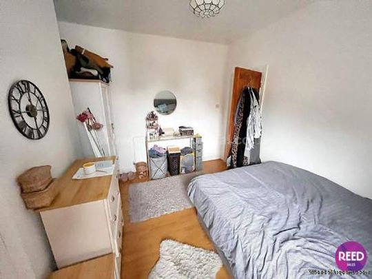 2 bedroom property to rent in Leigh On Sea - Photo 1