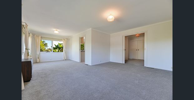 Large Family Home - Photo 1