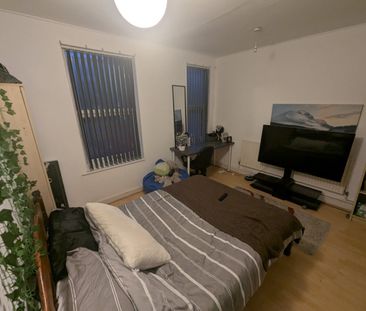 Room in a Shared House, Castle Boulevard, NG7 - Photo 3