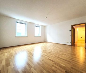 Hessenplatz! Schöne, gepflegte Wohnung mit Balkon, 85 m² WNFL im 1.... - Photo 2