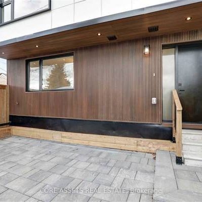 Stunning Custom-Built 3 Br Laneway Home - Photo 3