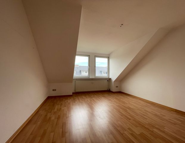 Tolle Dachgeschoss-Wohnung in zentraler Lage - Foto 1