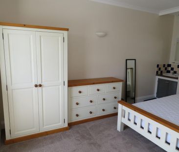 4 bedroom terraced house to rent - Photo 4