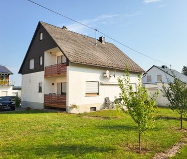 Neuwertige teilmöblierte Dachgeschosswohnung in Nentershausen mit Balkon! - Photo 1