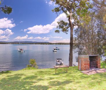 Waterfront Cottage with Phenomenal Views - Photo 5