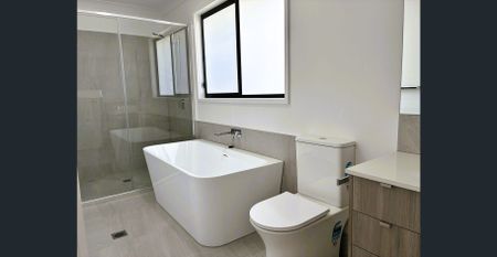 Includes Study Nook ! - Photo 2