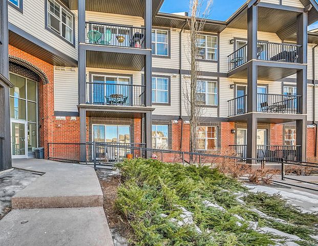 Fully furnished 2 bedrooms condo with heated parking. | Calgary - Photo 1