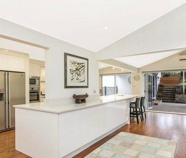 Immaculate 4 Bedroom house + An Individual entertaining building in... - Photo 5