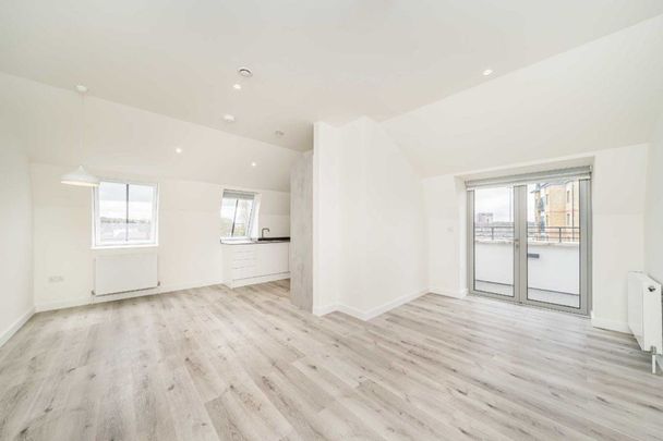 Shirehall Lane, Hendon, NW4 - Photo 1