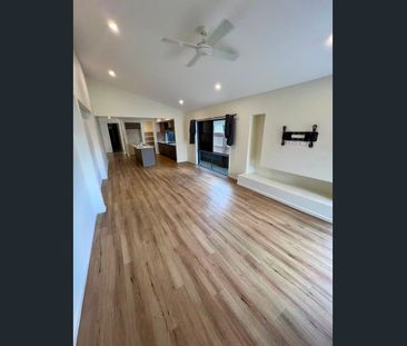 Modern Family Home in the Heart of Park Ridge - Photo 6