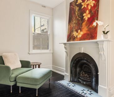 Four Bedroom Terrace with Rear Lane Access and Lock Up Garage - Off... - Photo 1