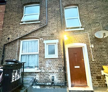 3 Bed Flat, Wealdstone, HA3 - Photo 6