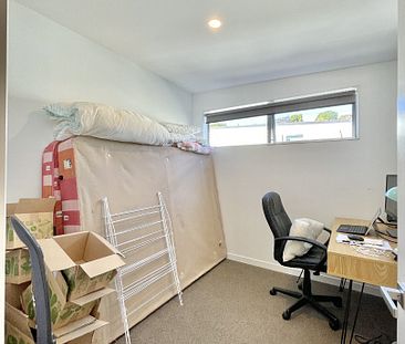 Modern 3-Bedroom Townhouse is Tawa - Photo 1