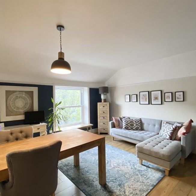 2 Bedroom Apartment To Let - Photo 1