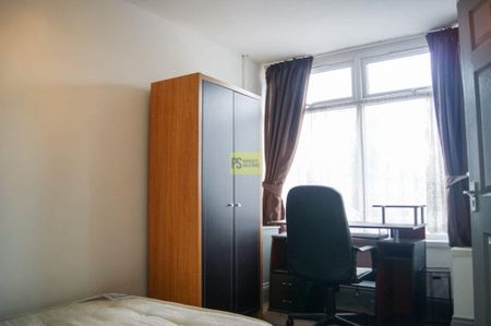 4 bedroom terraced house to rent - Photo 3