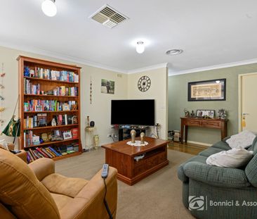 SPACIOUS, UPDATED HOME IN WODONGA - Photo 5
