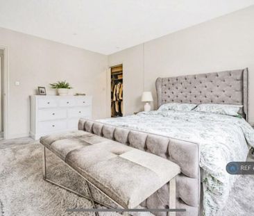 5 bedroom end of terrace house to rent - Photo 4