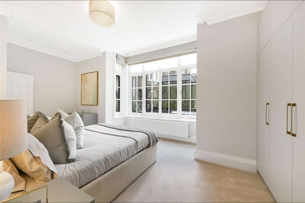 An impeccably refurbished property, with stunning period features throughout the property and located within the prime location of Belgravia. - Photo 1