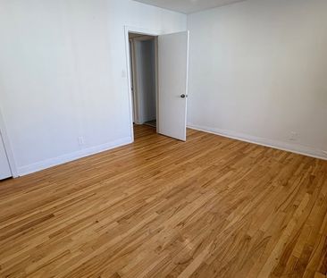 4930 Boul. Édouard-Montpetit, #11 - Photo 6