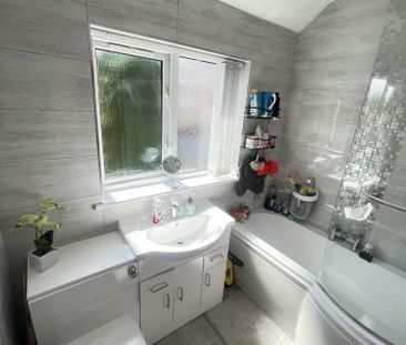 3 bedroom semi-detached house to rent - Photo 5