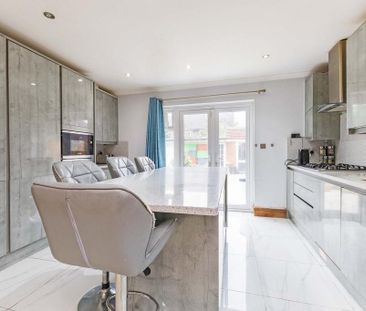 4 bedroom semi-detached house to rent - Photo 1