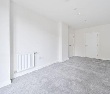 3 bedroom flat to rent - Photo 2