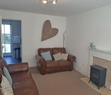 2 bedroom semi-detached house to rent - Photo 2