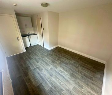 Studio Flat, Waters Road, SE6 - Photo 1