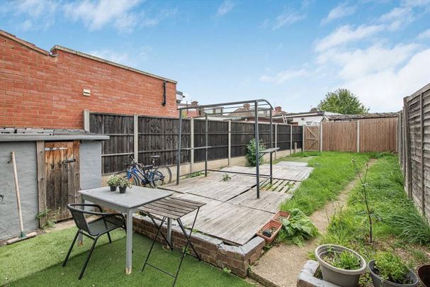 3 bedroom terraced house to rent - Photo 1