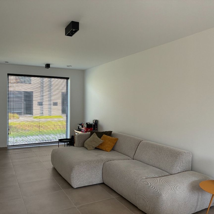 Recente woning met 3 slaapkamers te huur in Beveren-Leie - Photo 1