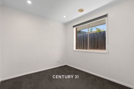 Newly Renovated Family Home in Narre Warren&excl; - Photo 2