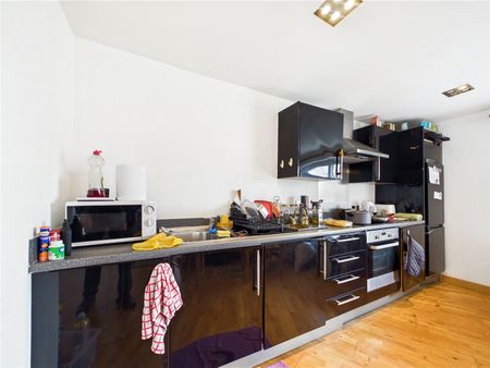 Hawkins Road, Colchester, Essex, CO2 8XY - Photo 3