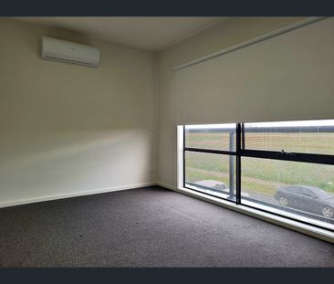 99 Springs Road, Donnybrook, Vic 3064 - Photo 5