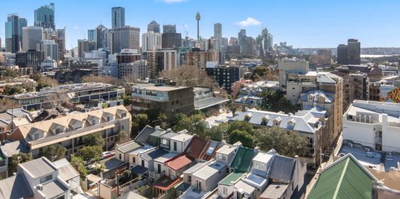 North-Facing Sky Home with Panoramic Sydney Harbour & City Views: 2 bedroom + study w Parking - Photo 3