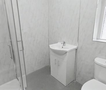 Octagon Road, Whiteley Village, Hersham - Photo 3