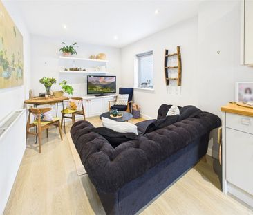 Norwood Close, Twickenham, Twickenham, TW2 - Photo 1