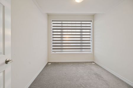 For Lease - 27 minnock Street, Caledon, Ontario - Photo 2