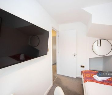 3 bedroom semi-detached house to rent - Photo 6