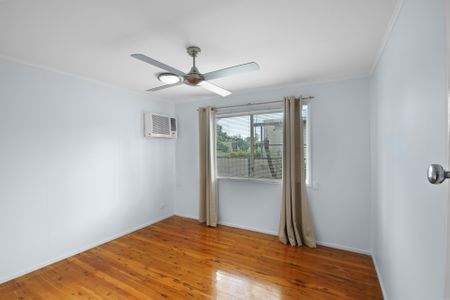 Renovated With A Beautiful Deck!! - Photo 5