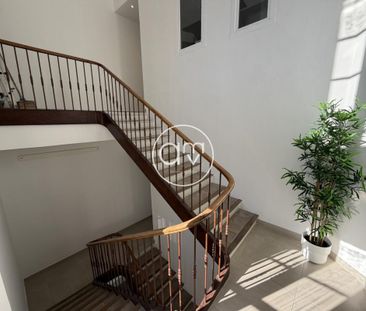 Location Appartement 1 pièce Meublé 12m² HYERES 83400 - Photo 5