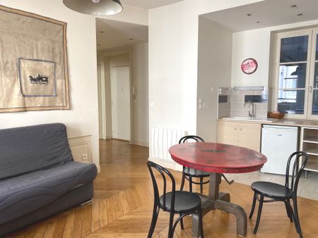 Location Appartement 2 pièces 43m² LYON 2ème - Photo 2