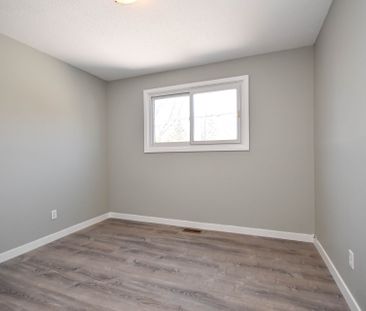 For Lease - 1847 Walkley Road, Alta Vista and Area, Ontario - Photo 2