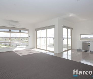 Modern 2-Bedroom Apartment in Truganina - Photo 2