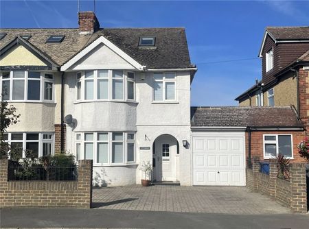Tilstone Avenue, Eton Wick, Windsor,SL4 - Photo 2