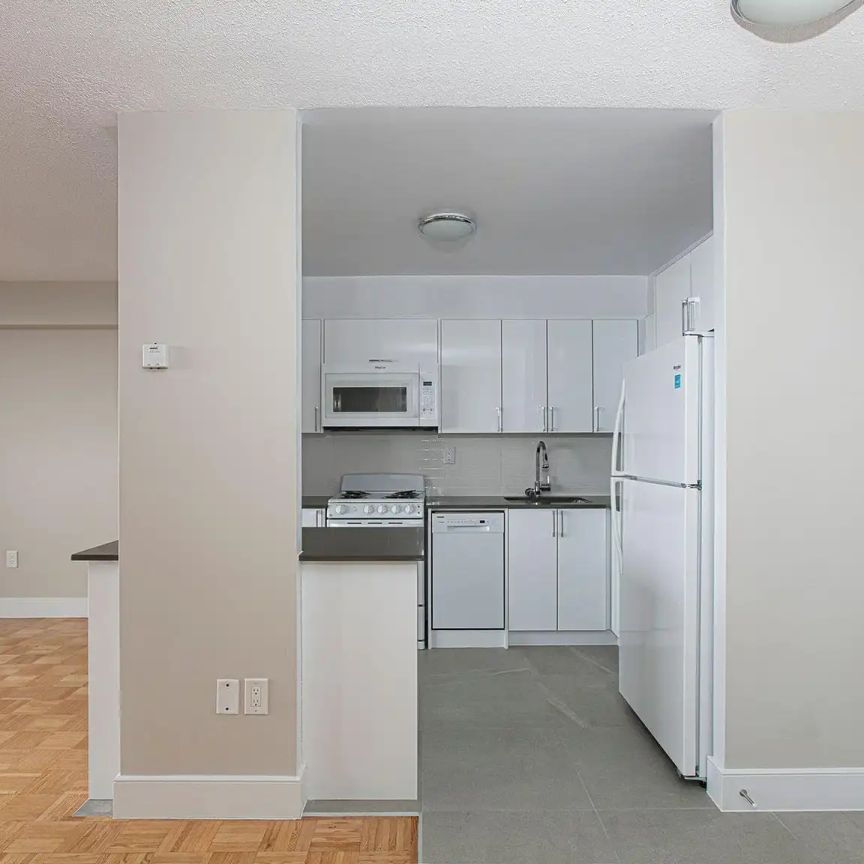 666 Spadina Ave — 2 Bedroom - Photo 1