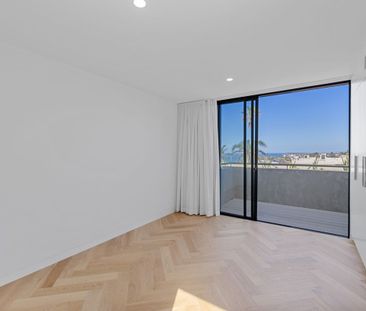 Brand New Luxury Family Home With Pool and Rear Yard! - Photo 2