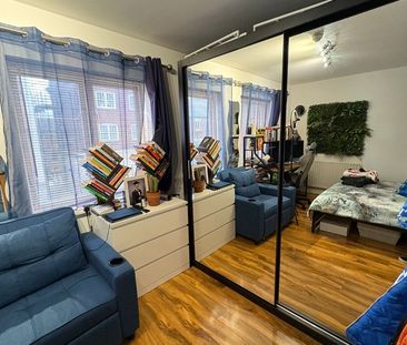 Room in a Shared House, St Davids Square, E14 - Photo 5
