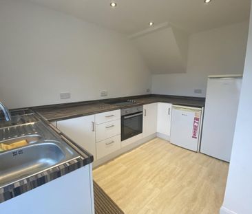 Hollyfield - Photo 5